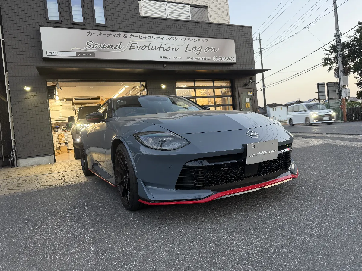 今日ご紹介するのはNISSAN FAIRLADY Z RZ34のカーオーディオインストールです。