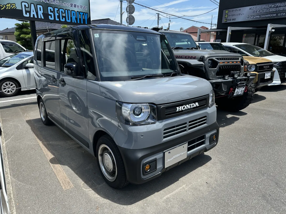 今日ご紹介するのはHONDA NBOX JF5･6のカーオーディオインストールです。
