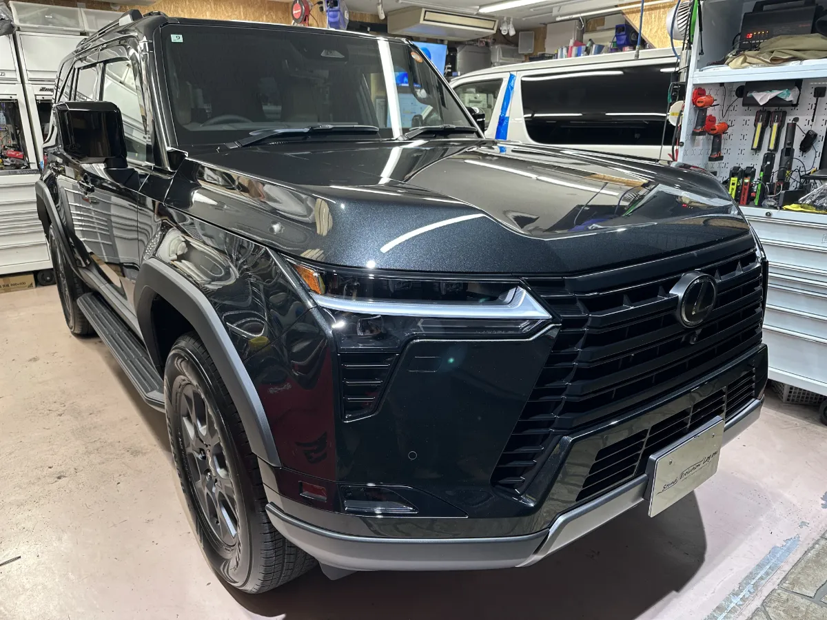 今日ご紹介するのはLEXUS GX VJA252Wのカーセキュリティインストールです。