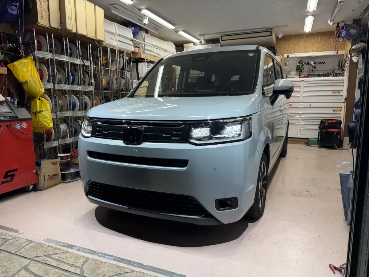 今日ご紹介するのはHONDA STEPWAGON RP6/7/8のカーオーディオインストールです。