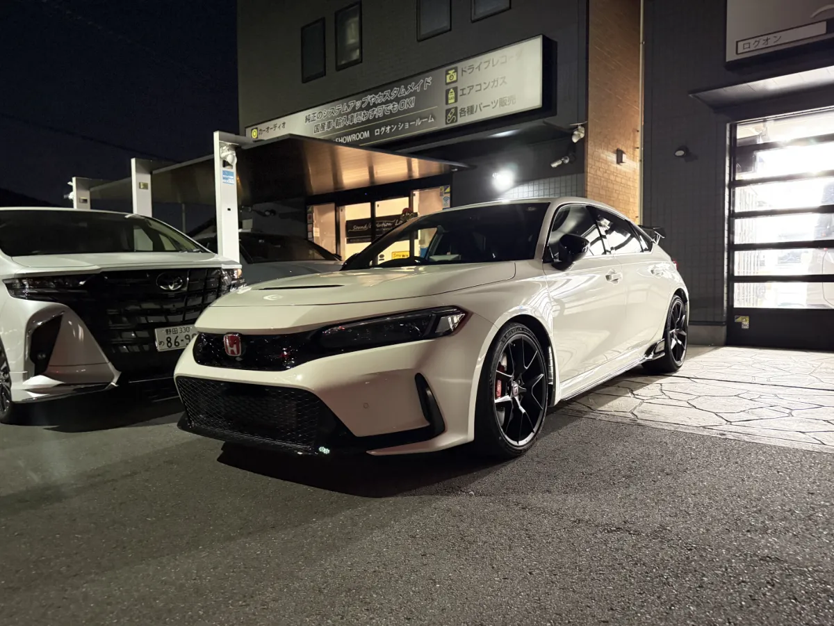 Today we will introduce the car audio and car security installation for the HONDA CIVIC TYPE-R FL5.