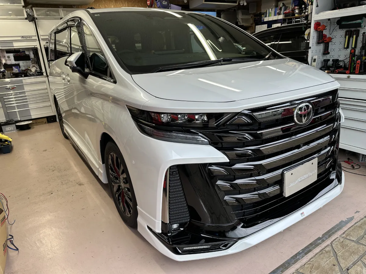 Today we will introduce car audio and car security installation for the TOYOTA VELLFIRE TAHA4# series.