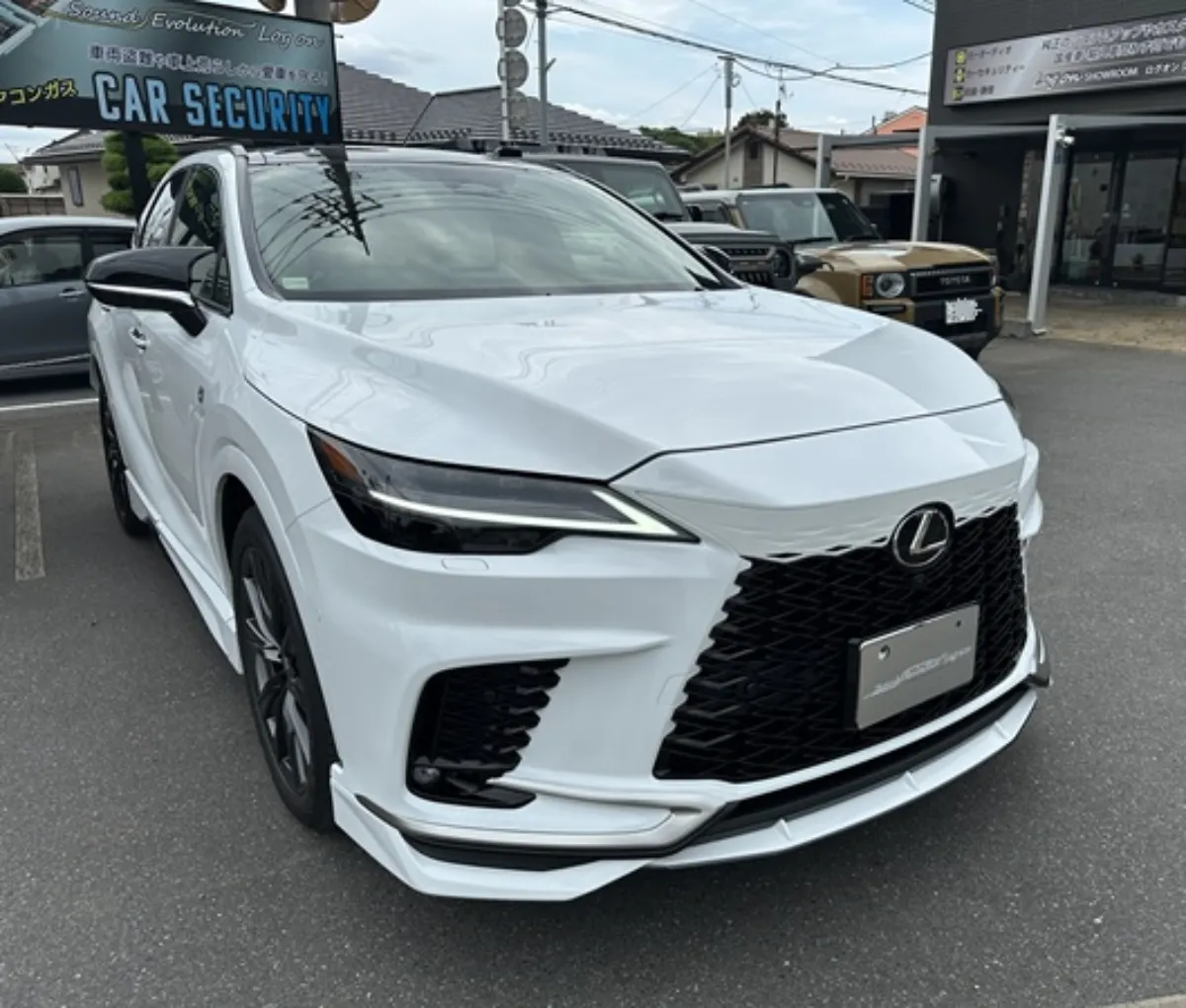 今日ご紹介するのはLEXUS RX ALA/ALH1#のカーセキュリティインストールです。