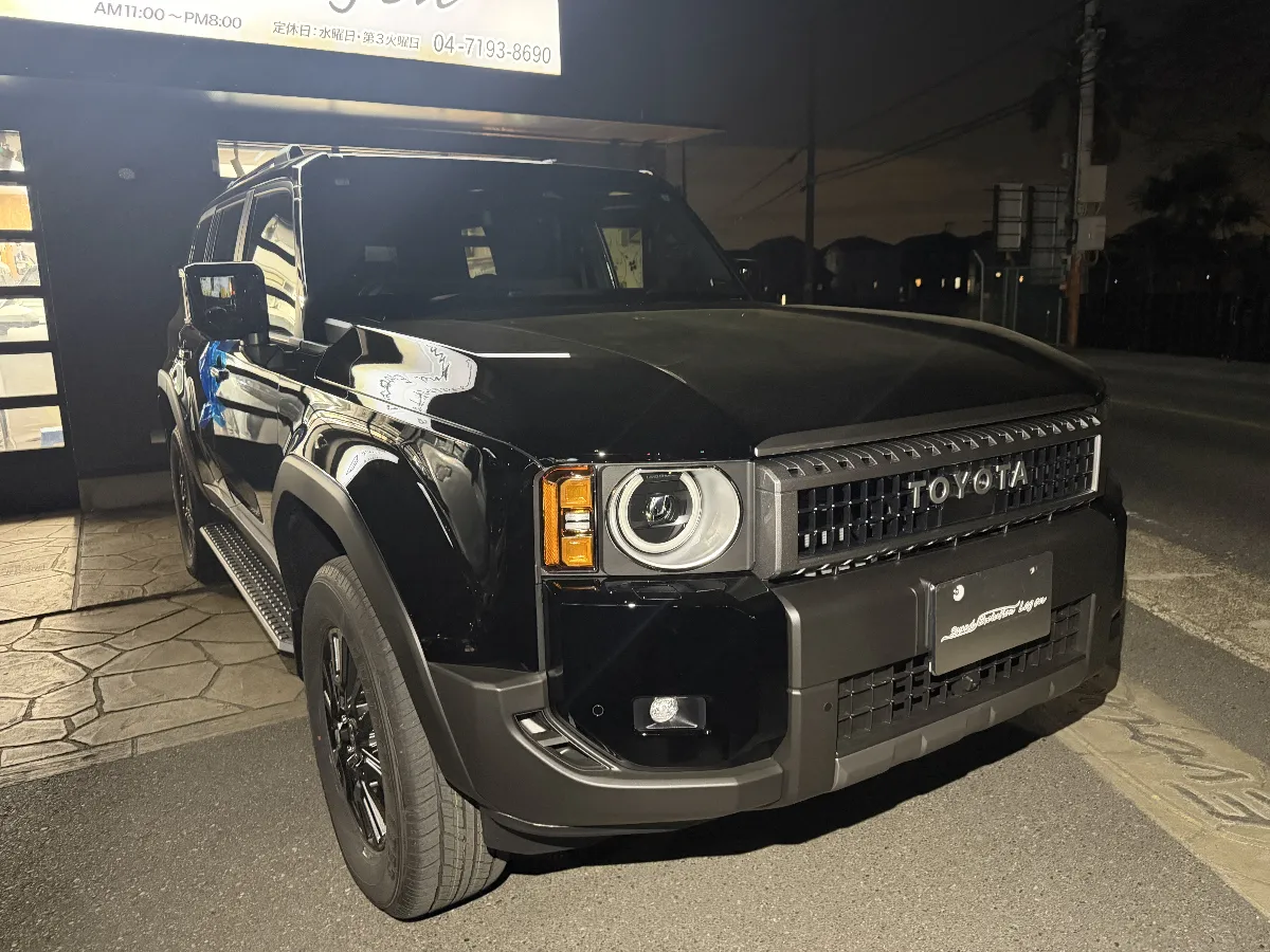 今日ご紹介するのはTOYOTA LAND CRUISER 250 250Wのカーセキュリティインストールです。