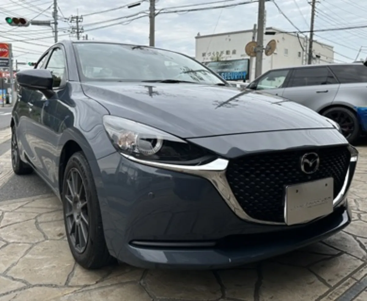 今日ご紹介するのはMAZDA MAZDA2 6BA・3BAのカーオーディオインストールです。