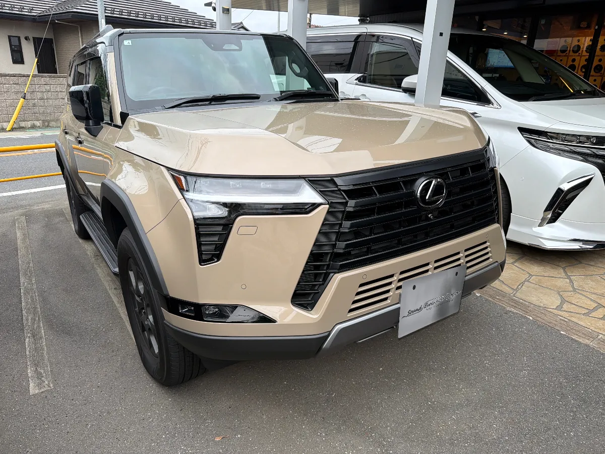 今日ご紹介するのはLEXUS GX VJA252Wのカーオーディオインストールです。