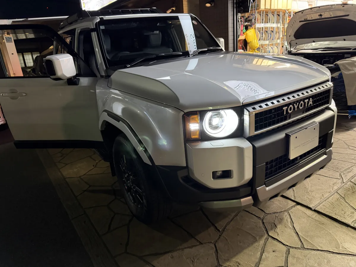 Today we will introduce car security installation for TOYOTA LAND CRUISER 250 250W.