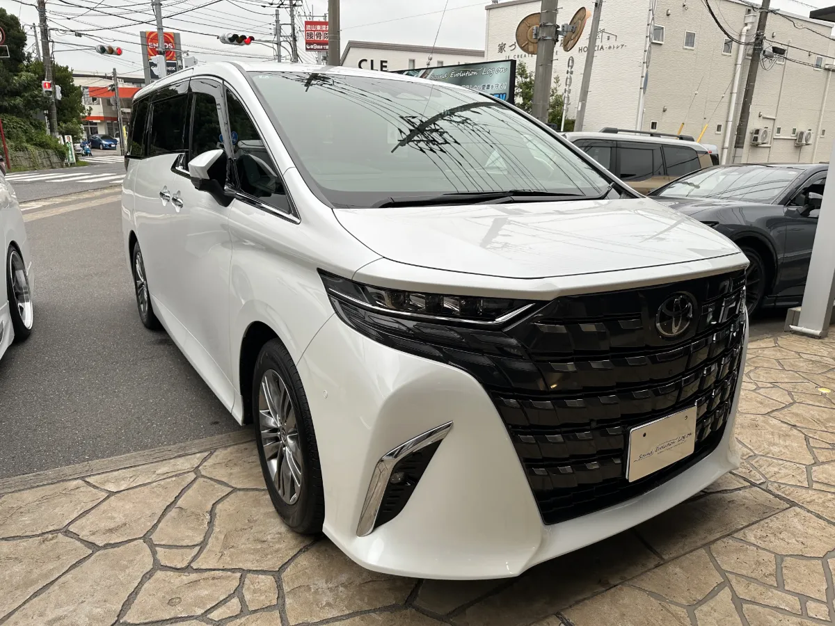 Today we will introduce car security installation for the TOYOTA ALPHARD 6AA-AAHH40W4# series.