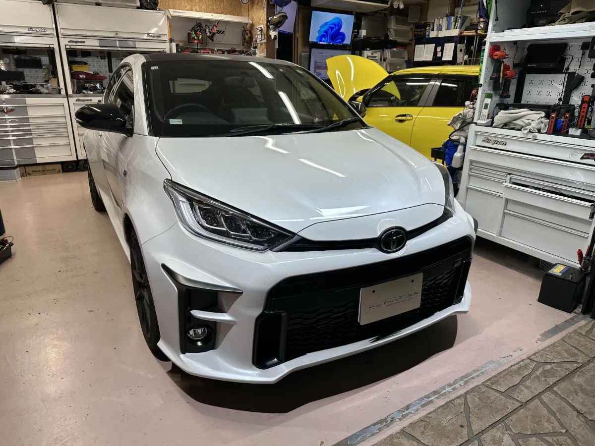 今日ご紹介するのはTOYOTA GR YARIS GXPA16・MXPA12のカーセキュリティインストールです。