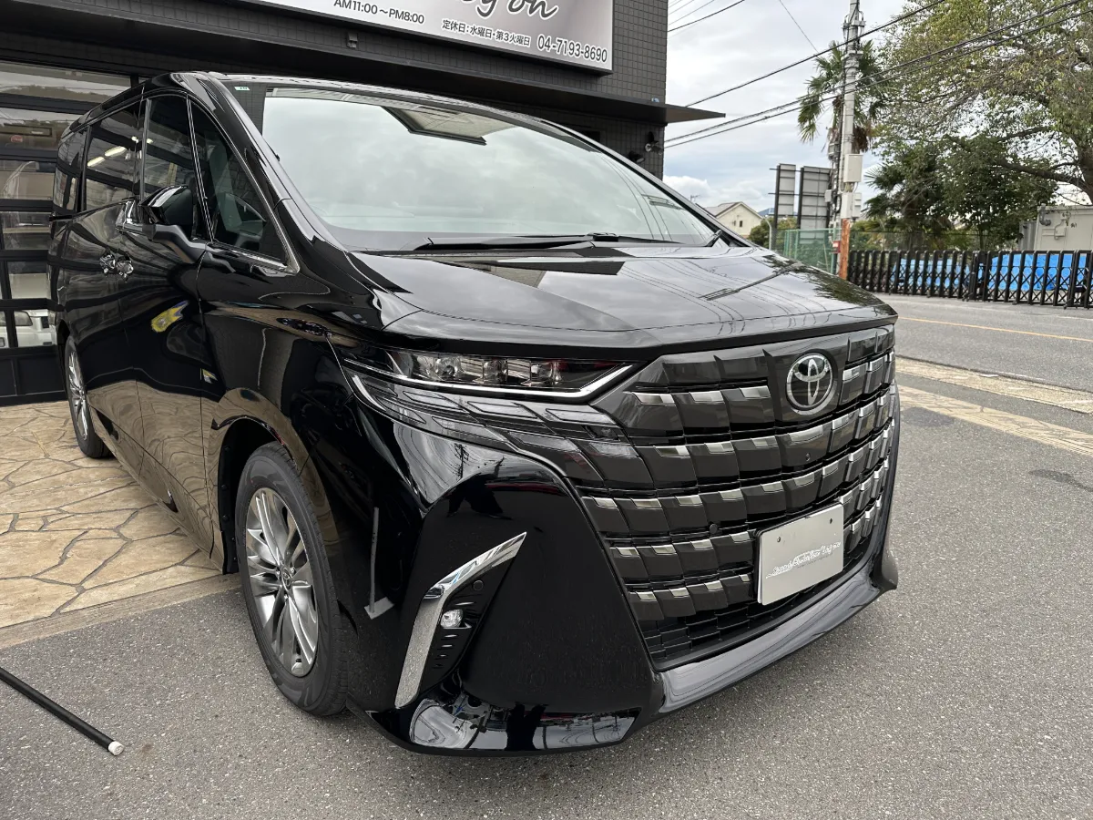 今天我们来介绍一下丰田ALPHARD 6AA-AAHH40W4#系列的汽车防盗安装。