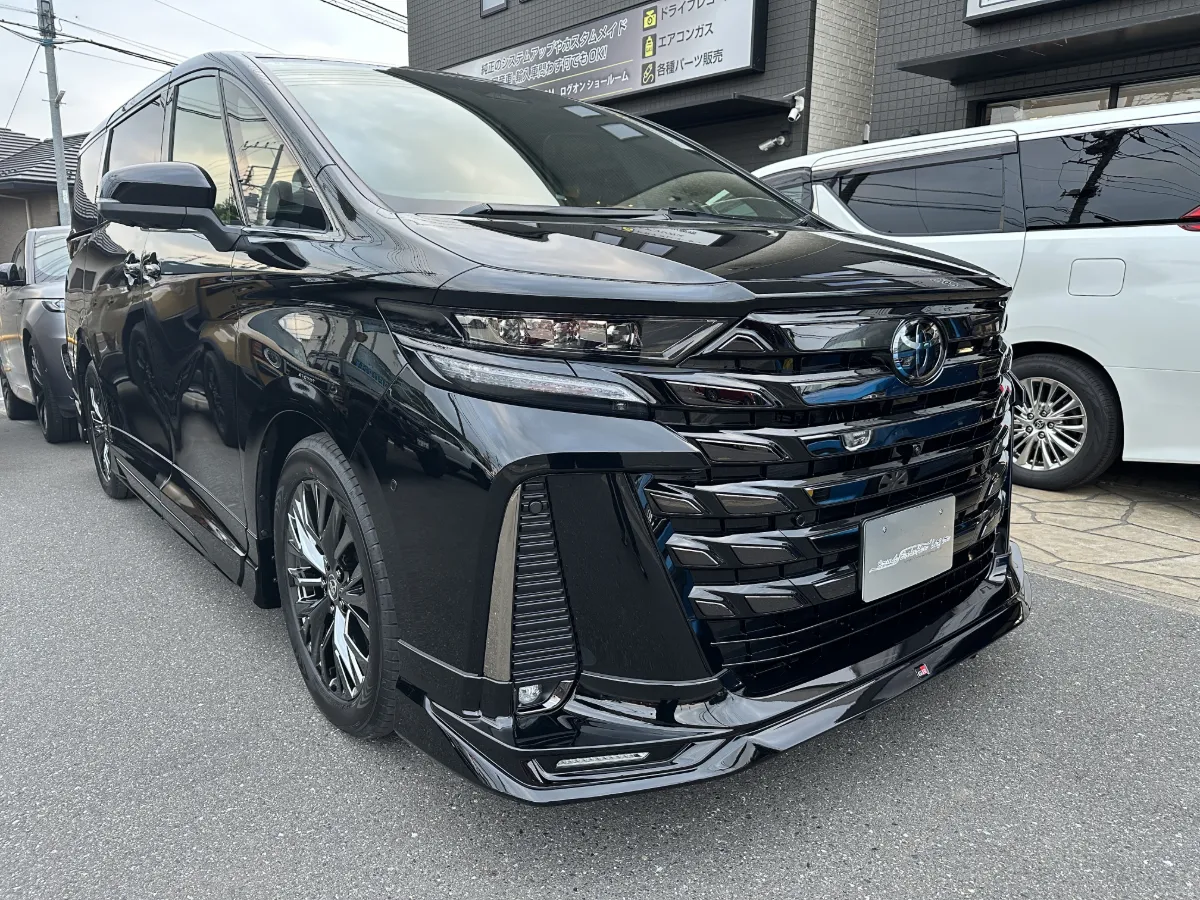 今日ご紹介するのはTOYOTA VELLFIRE TAHA4#系のカーセキュリティインストールです。