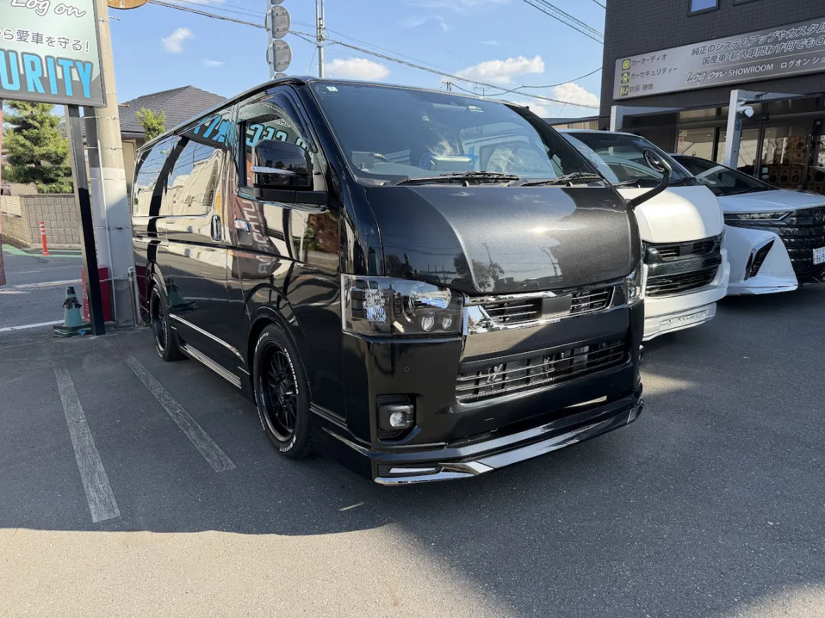 Today we will introduce the car audio installation for the TOYOTA HIACE 200 series 8th type.