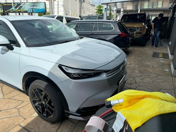 今日ご紹介するのはHONDA VEZEL RV6のエアコンメンテナンスです。