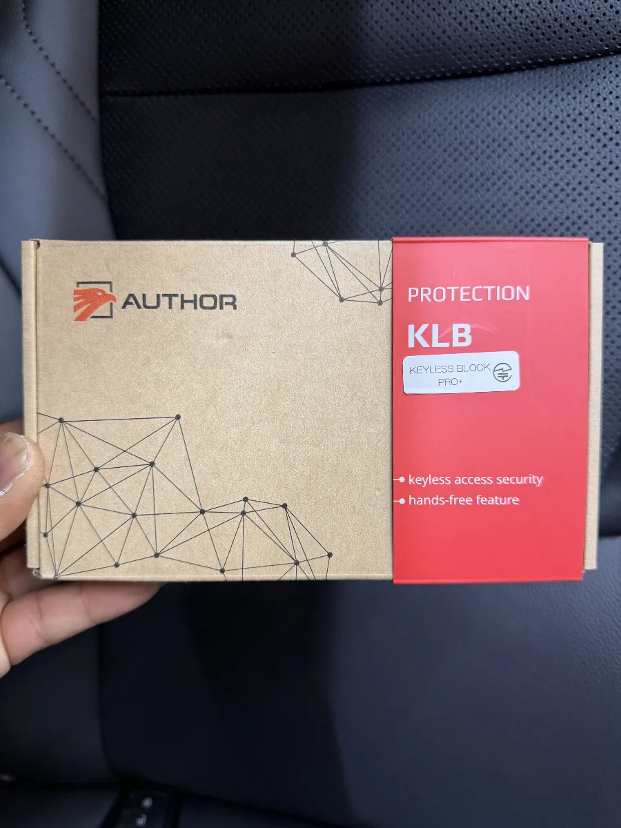 🌟【トヨタ ランドクルーザー 250 オーナー必見!】🌟大切な愛車を守る「KEYLESS BLOCK JP+(キーレスブロック)」のご紹介です!🔒この商品は、最新の盗難手口からあなたのカーライフをしっかりガード!リレーアタックやCANインベーダーの心配もこれで安心。スマートキー車両をお持ちの方、盗難の被害が増えている今、ぜひ導入を検討してみてください。🚗💨✅ **特長をチェック!**- **リレーアタック完全遮断**:スマートキーでロックした後、車両は電波を受け付けず、盗難ツールから守ります!- **CANインベーダー対策**:特にトヨタやレクサスに効果抜群。最新の攻撃手口にも対応。- **エンジン始動をブロック**:ドアを開けられても、なし崩しにエンジンがかかる心配なし。- **日常使いも快適**:専用キーフォブやスマホで認証可能。純正キーの操作も引き続き可能です。さらに、IGLAとの同時施工で強力な多層防御を実現!操作性も向上し、費用もお得になります。この機会にぜひ「KEYLESS BLOCK JP+」をチェックして、大切な愛車をしっかり守りましょう!🛡️✨あなたの愛車ライフがより安心・快適になりますように!🚙❤️#カーセキュリティ #トヨタ #ランドクルーザー #KEYLESSBLOCK #愛車を守る