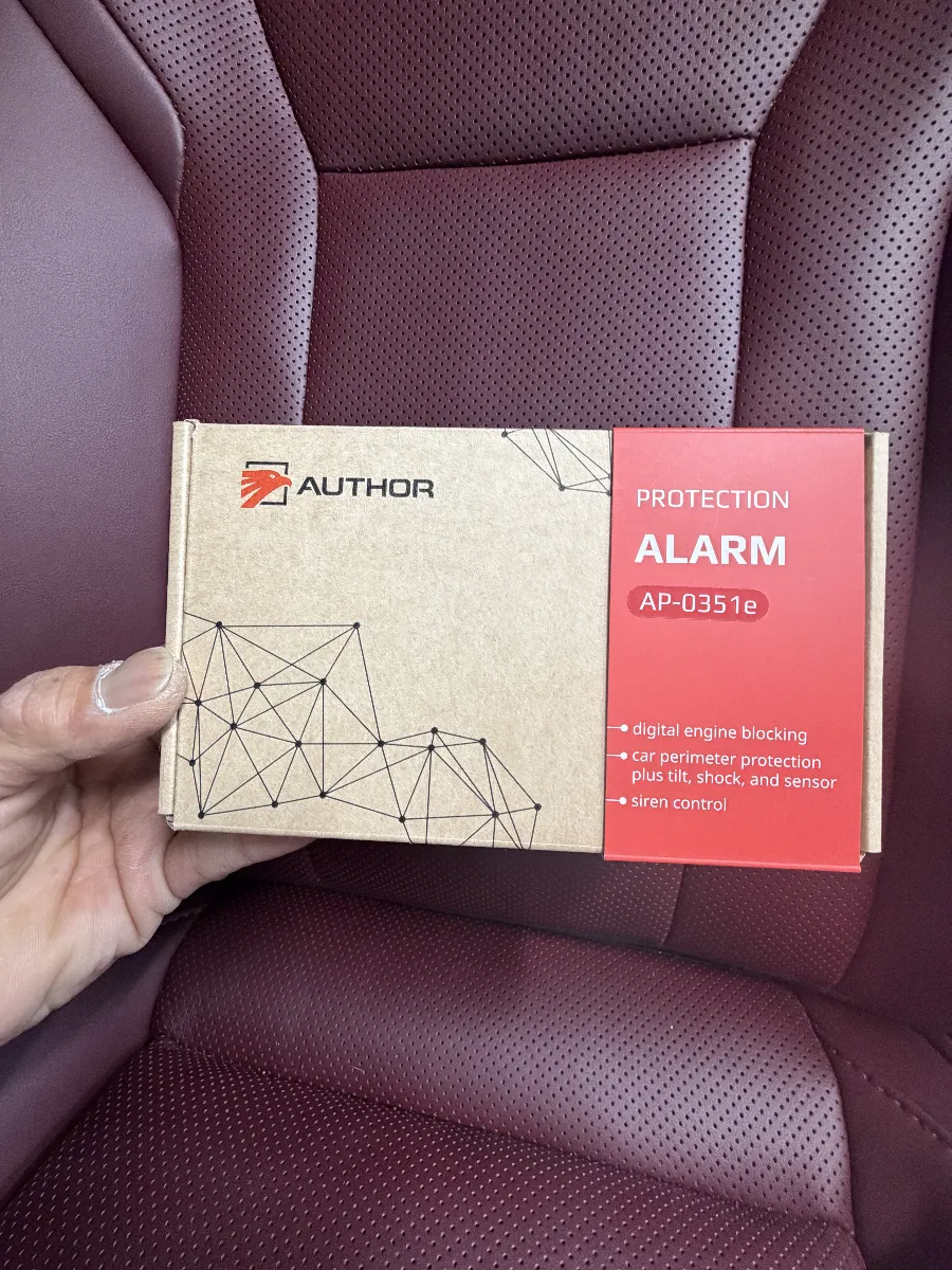 🚗✨ ご紹介するのは、レクサス LX VJA310W 用の超便利なデジタルカーセキュリティ「IGLA ALARM」！最新のファームウェアが搭載されていて、特に注目なのが「センサーバイパス機能」！🔒この機能は、ショック、チルト、モーションセンサーを一時的に無効化できるので、機械式立体駐車場やフェリー乗船時、ちょっとした点検の時など、誤作動を心配するシーンで大活躍間違いなし！たった2ステップでセンサーをバイパスでき、次回のアンロック時には自動で再稼働するんです😊💡加えて、「デジタルブロック機能」によって、配線を切らずに安心・安全に盗難を防止。エンジンが始動できても、すぐにシャットダウンしたり、シフト操作を無効化することで、動かなくさせてしまう高精度なセキュリティが実現しました！これで安心して愛車をお任せできますね！🚀 利便性を損なうことなく、次世代のスマートセキュリティを体感してみてはいかがですか？これで盗難の心配も軽減され、楽しいカーライフが送れますよ！🛡️