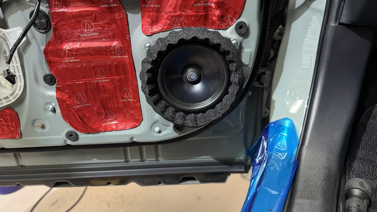 ログオンブログ | 今日ご紹介するのはTOYOTA RAV4 MXAA/AXAH54のカー