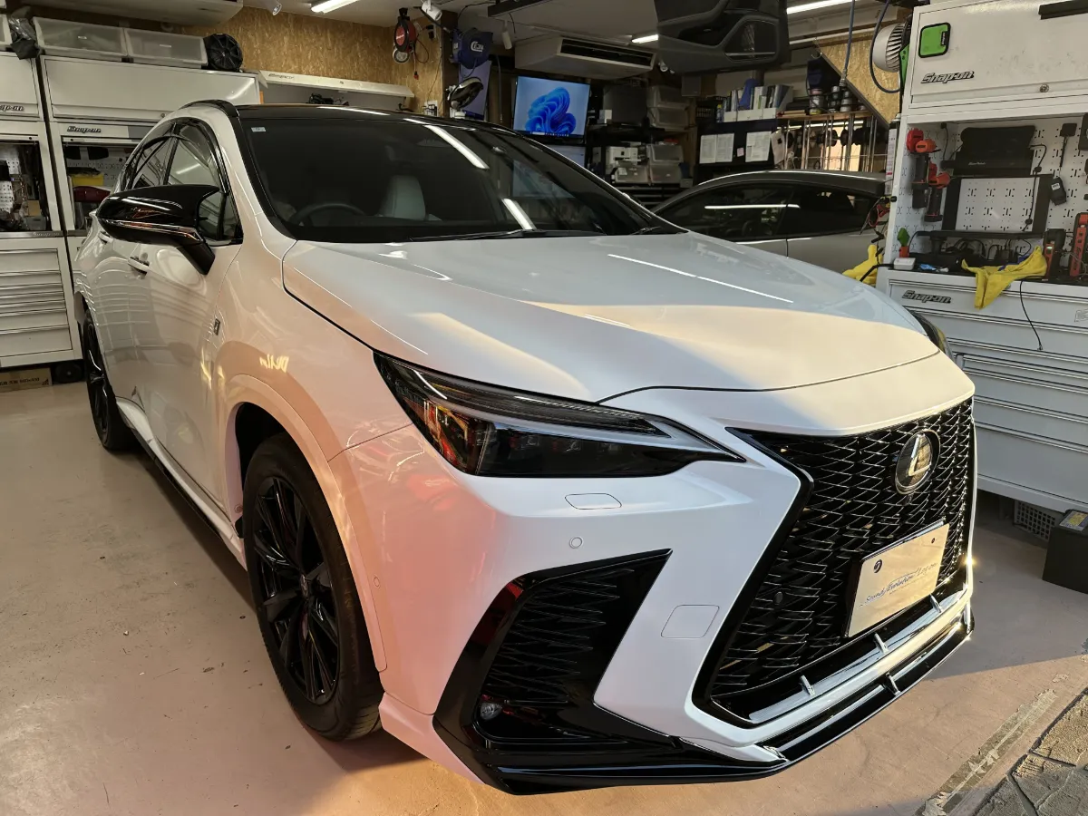 今日ご紹介するのはLEXUS NX AZ2#系のカーオーディオインストールです。