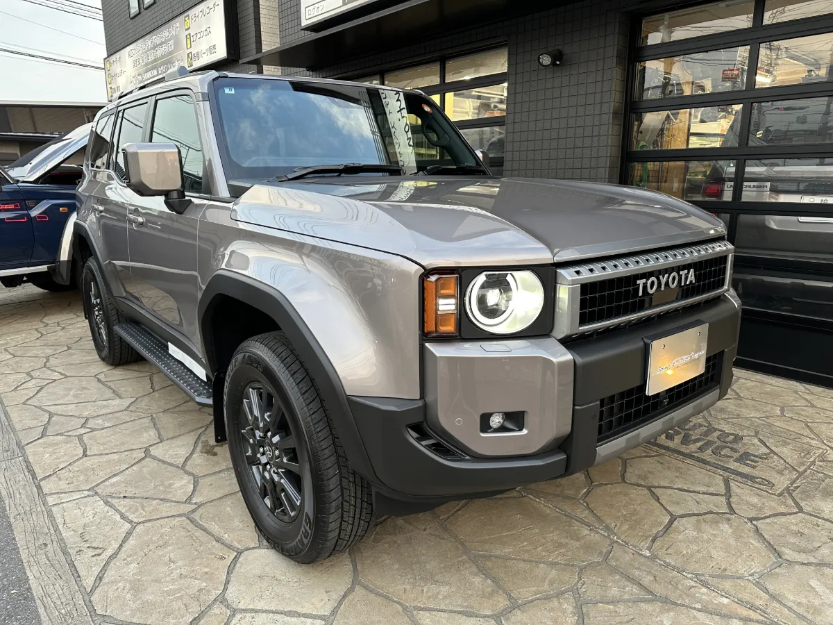 Today we will introduce car security installation for TOYOTA LAND CRUISER 250 250W.