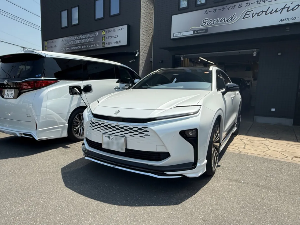 今日ご紹介するのはTOYOTA CROWN ESTATE 6AA- AZSH38/39のカーセキュリティインストールです。