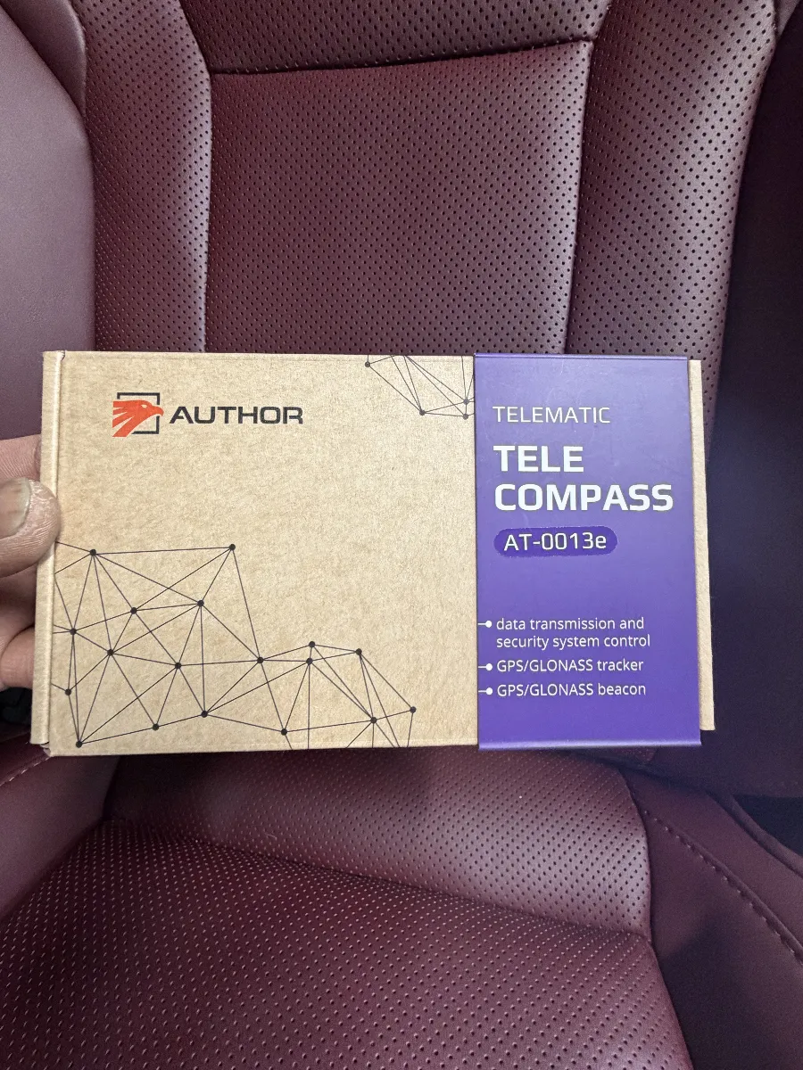 🚗✨【レクサス LX用デジタルセキュリティ本体：TELECOMPASS】✨🚗あなたの大切な車、いつも安心しておきたいですよね。逆に、家族が出先で困ったとき「あれ、セキュリティ大丈夫かな…」なんて不安になる瞬間もあるはず。そんな時に頼りにしたいのが、TELECOMPASS（テレコンパス）です！このセキュリティシステム、ただのGPS機能じゃありません。むしろ、あなたの手の中に「今の車の状態」をずっと持っていられる、最新型のスマートセキュリティ！🚀📡 **さぁ、どんなメリットがあるの？**- **位置情報が超速い**：状況に合わせて更新スピードを調整できるので、「今、車がどこにいるか」をリアルタイムで把握できます。これなら心配無用！  - **スマホで安心チェック**：スマホからすぐに車の状態を確認できるから、遠くにいても管理している感覚が持てます。セキュリティのON/OFFも一発操作！- **バッテリーもモニタリング**：週末だけ乗る車や、長期間駐車するなら、バッテリーの状況も見える化。これで「乗ろうと思った日にバッテリーが上がってた！」なんてトラブルを防げますね。🌟 **特に家族で車をシェアしている方にはオススメ！**🌟お子さんの送迎でバタバタしてたり、奥さまが出先で「セキュリティ大丈夫かな？」と心配している時、あなたがスマホから遠隔で助けてあげられます！💸 **通信費は年間約8,000円**：確かにコストはかかりますが、この安心感はお金では買えないものです。「何が起きたかわからない間」の不安を取り除いてくれる、それがTELECOMPASSの本質です！レクサス LXにぴったりのセキュリティ、TELECOMPASSで、あなたのカーライフをもっと安心・快適にしませんか？詳しくは「このプランでお見積り、注文する」ボタンをチェック！🚀🔒✨