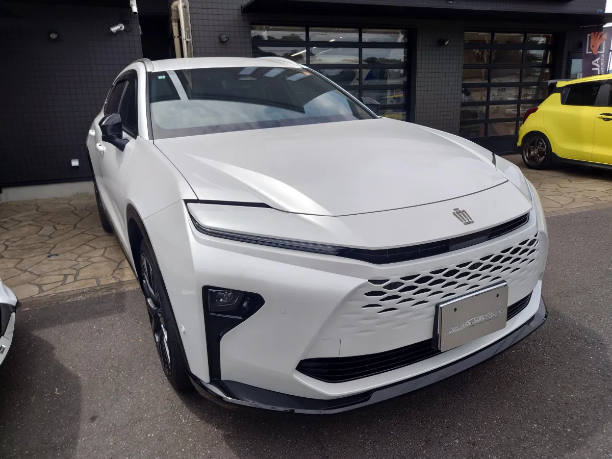 今日ご紹介するのはTOYOTA CROWN ESTATE 6AA- AZSH38/39のカーセキュリティインストールです。