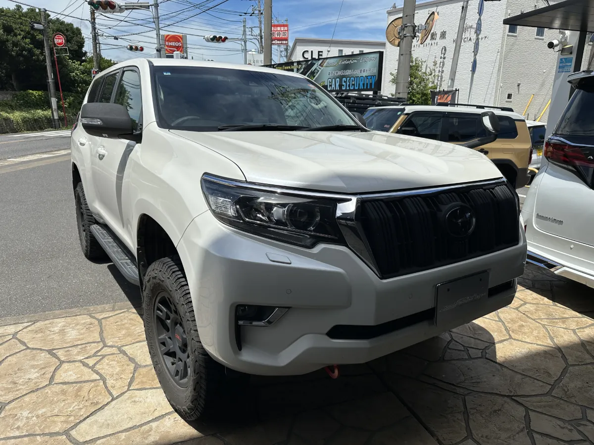 今日ご紹介するのはTOYOTA LAND CRUISER PRADO GDJ/TRJ15#系後期2のカーオーディオインストールです。