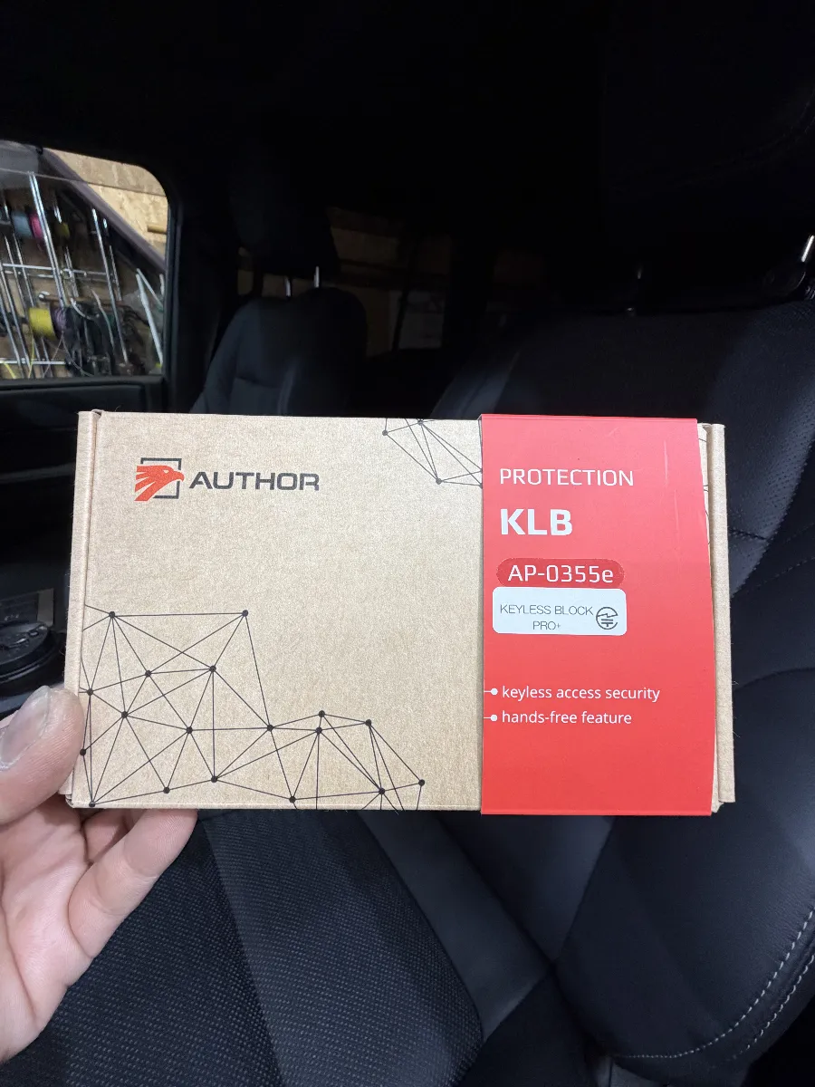 🚙✨ トヨタ ランドクルーザー 250のオーナーへ!大切なお車を守るための必須アイテム、【KEYLESS BLOCK JP+】をご紹介します!🔒 これが最新のデジタルカーセキュリティ本体、キーレスブロックです。スマートキーの便利さはそのままに、盗難手口からしっかり守ります! ⚡ **特長大公開!**- **リレーアタック完全遮断!** スマートキーでロック後、電波を一切受け付けません。これで盗難ツールにも負けません!- **CANインベーダー対策!** トヨタ・レクサス車に多いアンロック攻撃も防止。安心をアップデート。- **エンジン始動をブロック!** もしドアを開けられても、認証がないとエンジンはかかりません。- **認証方式の自由度!** キーフォブやスマホでの認証が可能で、操作もそのままの使いやすさ。🤝 **当店のおすすめ!** IGLAと合わせての施工で、操作性も向上!同時施工でコストもお得です。🌟 **要チェックポイント!**- 盗難に遭う心配が減るだけでなく、日常の使い勝手も損なわない!まさにお財布にも優しい対策です。🚗💨 大切な愛車を守るために、この機会にぜひご検討を!防御がダブル・トリプルに強化されますよ!お待ちしてます!