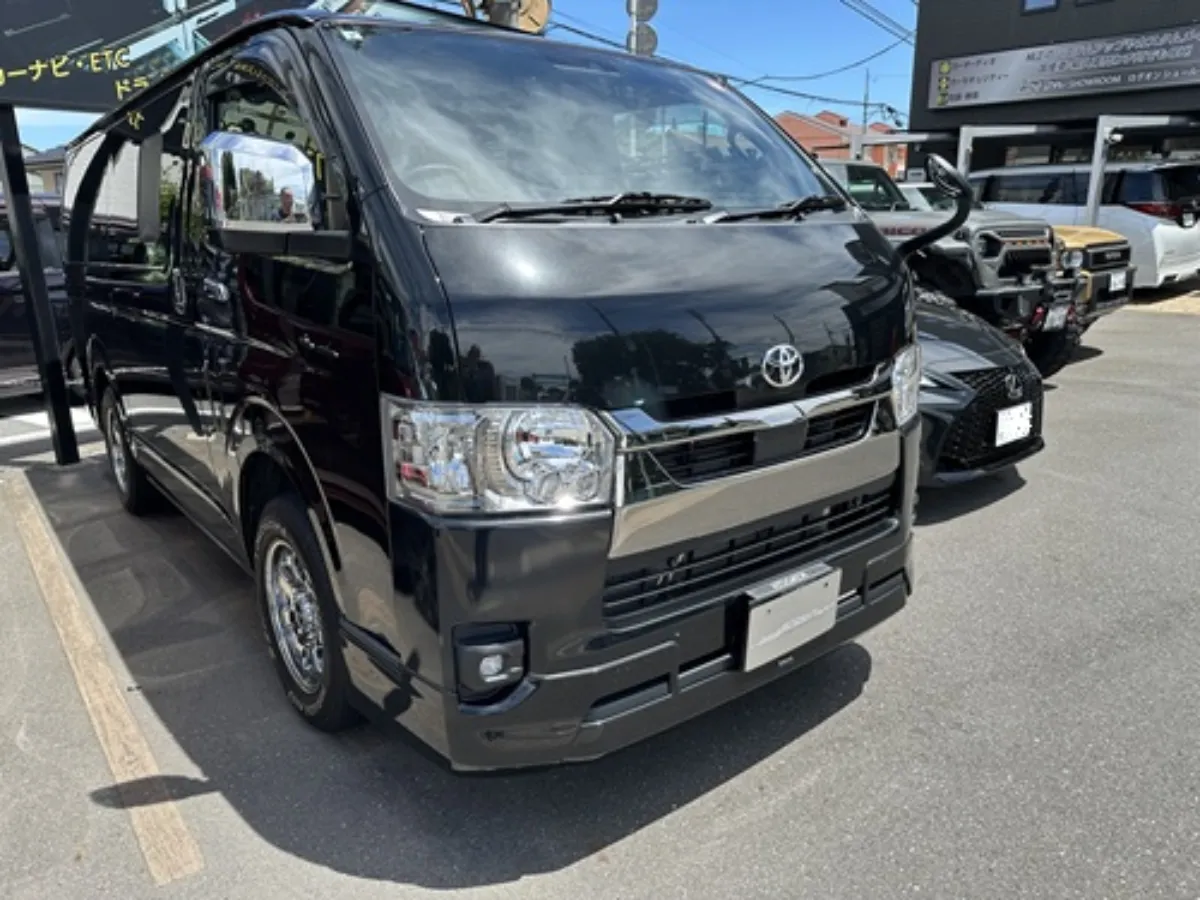 Today we will introduce the installation of a TOYOTA HIACE 200 series 6.7-inch.