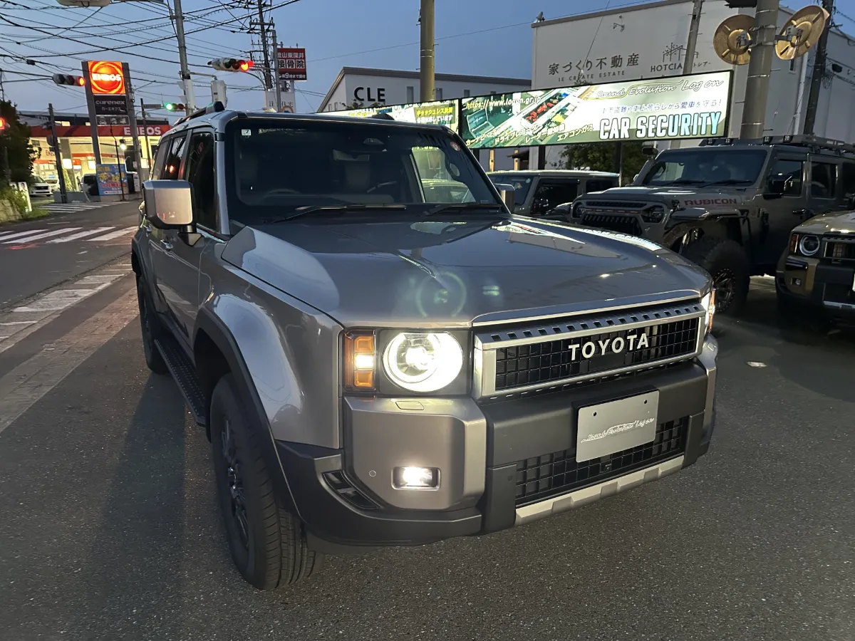 Today we will introduce car security installation for TOYOTA LAND CRUISER 250 250W.