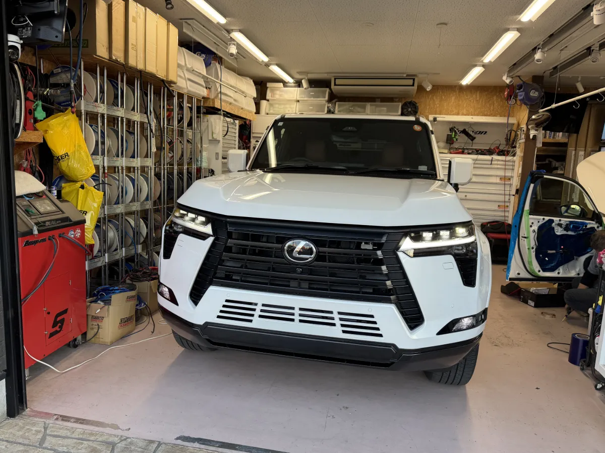 Today we will introduce the car security installation for the LEXUS GX VJA252W.