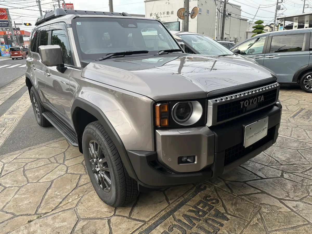 今日ご紹介するのはTOYOTA LAND CRUISER 250 250Wのカーセキュリティインストールです。