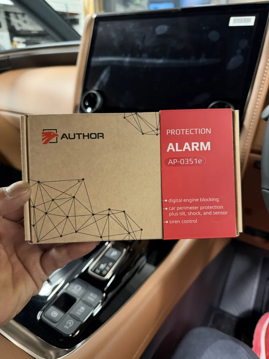 トヨタ ヴェルファイア 6AA-TAHA4#系向けAUTHOR ALARM(イグラアラーム)取り外し工賃のご案内です。- 作業内容:車両に取り付けられたイグラ/アラーム本体・関連センサーや配線の取り外し、配線の整理(端子処理・束ね)、外した箇所の動作確認まで対応します。 - 注意点:純正キー連携やイモビライザー連動、リモートスターター等をカスタム接続している場合は、追加作業(配線復旧やコーディングなど)が発生することがあります。 - 作業時間の目安:1〜3時間程度(車両・取り付け状況により変動)。 - 含まれないもの:部品代、追加のコーディング作業や追加配線修正費用は別途となります。 - ご来店前に:事前見積りや現車確認で正確なお見積りを出せます。気軽にご相談ください!ログオンなら丁寧に仕上げます。ご予約・お問い合わせお待ちしてます。