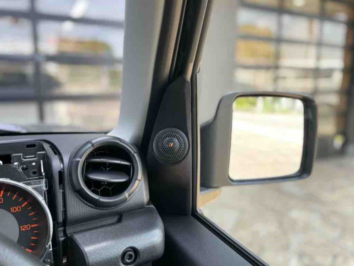 SUZUKI JIMNY JB64